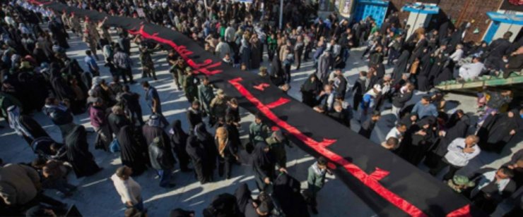 Ən uzun `Ləbbeyk ya Hüseyn` bayrağı Həzrəti Əbülfəzl Abbasın(ə) hərəminə gətirildi- FOTO