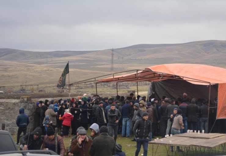 Həzrəti Qeys ibn Səd ibn Ubadənin (r.ə) ziyarətgahında ərbəin (qırx) mərasimi keçirildi (Foto- Video)