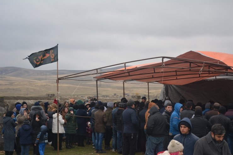 Həzrəti Qeys ibn Səd ibn Ubadənin (r.ə) ziyarətgahında ərbəin (qırx) mərasimi keçirildi (Foto- Video)