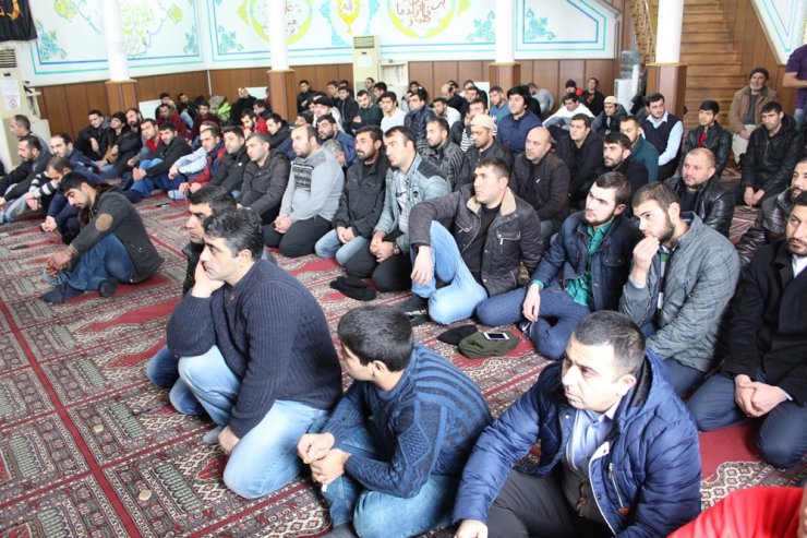 Hacı Rasim Məmmədovun imaməti ilə Cümə namazı qılındı (Foto)
