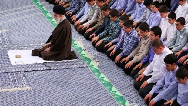 “Məscidul-Həramda sünnilərlə namaz qılın!, elə bil peyğəmbərin arxasında namaz qılmısız”