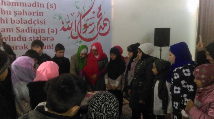 Gürcüstan Əhli-beyt (ə) cəmiyyətində Qurani-Kərimin qiraəti üzrə yarışma keçirildi (Foto-Video)