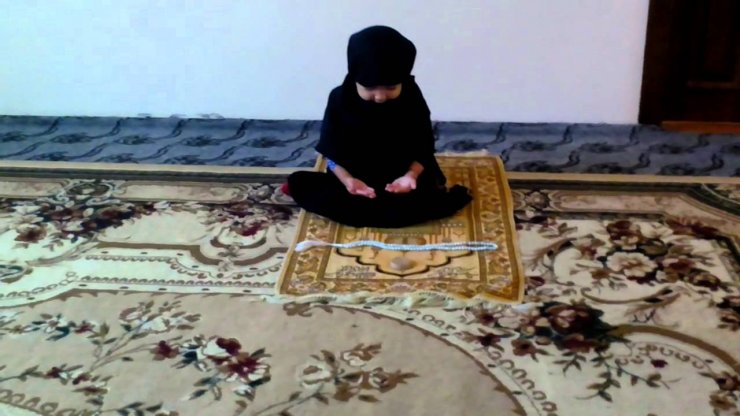 Uşaqların namaz qılmağa həvəsləndirilməsi üçün bir neçə yol vardır