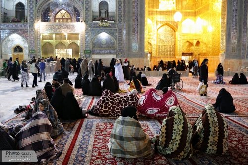 Zəlzələdən qorxuya düşən əhali İmam Rzanın (ə) hərəminə sığındı