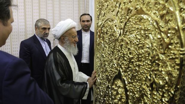 Quranı qızıl üzərinə yazmaq israf işdirmi? 