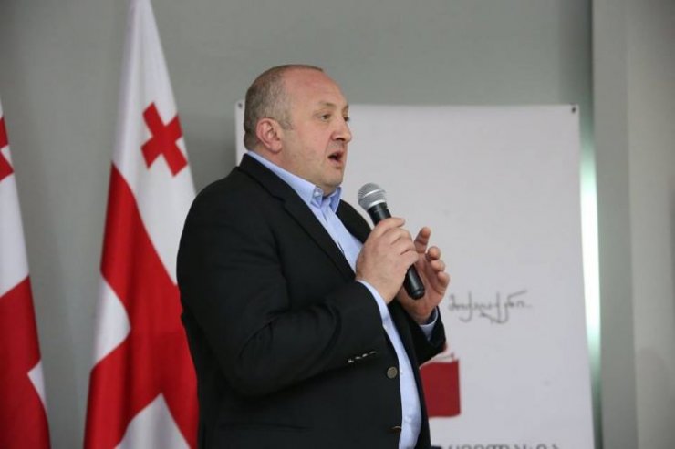 Gürcüstan prezidenti milli azlıq nümayəndələri ilə görüşüb