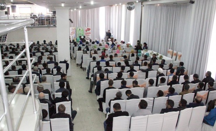 GÜRCÜSTANDA TƏNTƏLİ ŞƏKİLDƏ “MƏBƏS” BAYRAMI (FOTO)