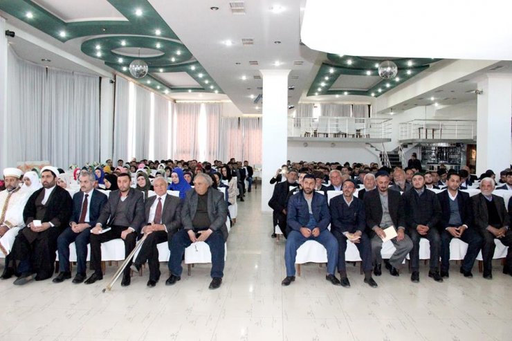 GÜRCÜSTANDA TƏNTƏLİ ŞƏKİLDƏ “MƏBƏS” BAYRAMI (FOTO)