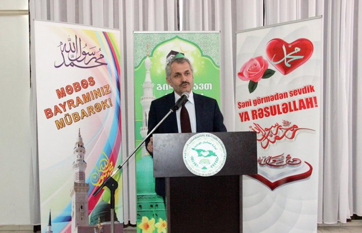 GÜRCÜSTANDA TƏNTƏLİ ŞƏKİLDƏ “MƏBƏS” BAYRAMI (FOTO)